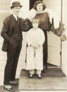 Jackie Coogan with parents. wikipedia